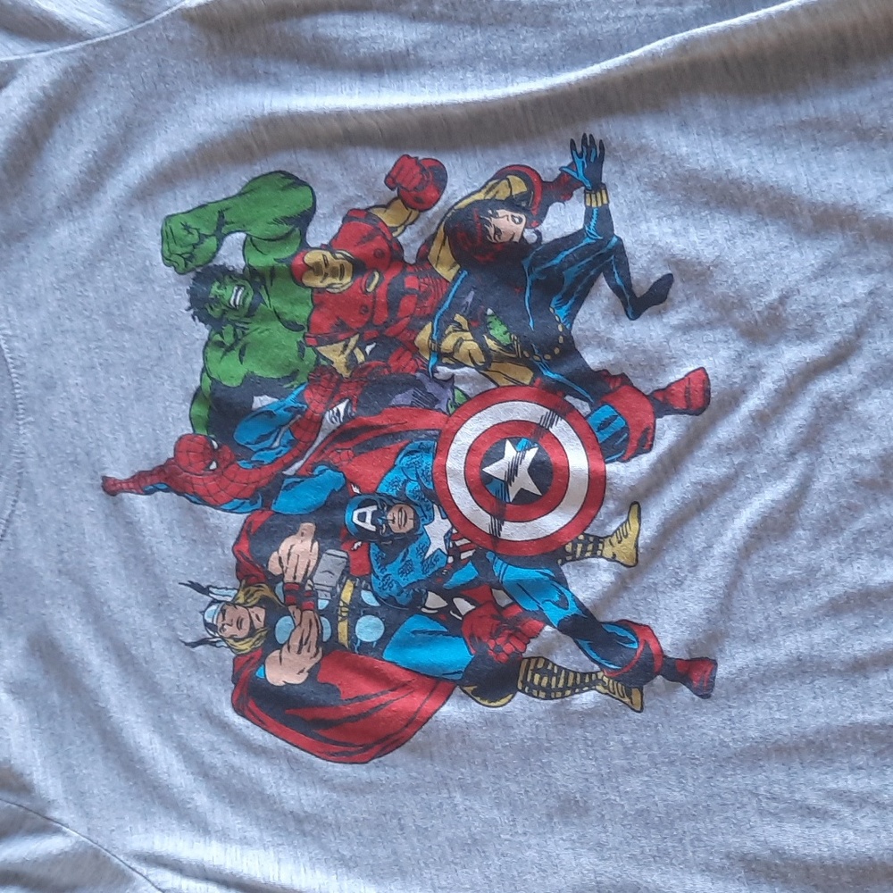 Marvel super hero shirt, gray light top, Small